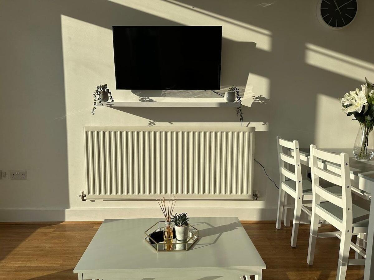 Luxury 1 Bedroom Apartment - City Centre - Balcony - Near O2 Academy เบอร์มิงแฮม ภายนอก รูปภาพ