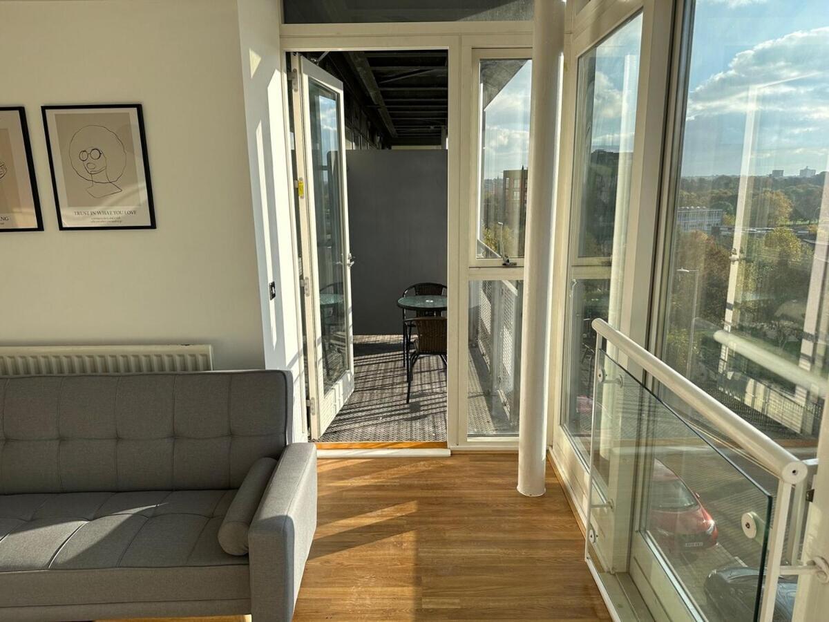 Luxury 1 Bedroom Apartment - City Centre - Balcony - Near O2 Academy เบอร์มิงแฮม ภายนอก รูปภาพ